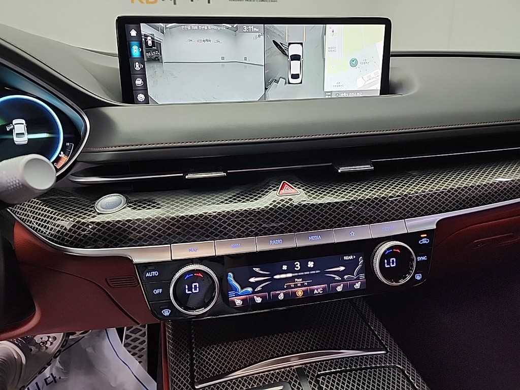 Genesis G80 - Vista 10