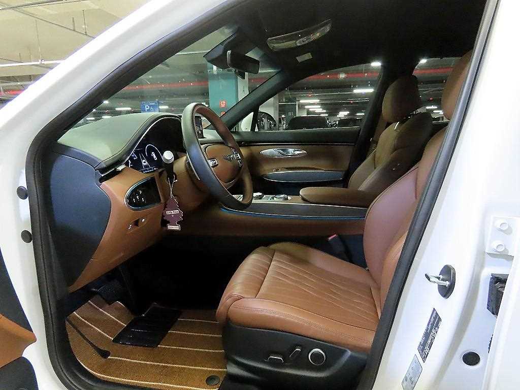 Genesis GV70 - Vista 6
