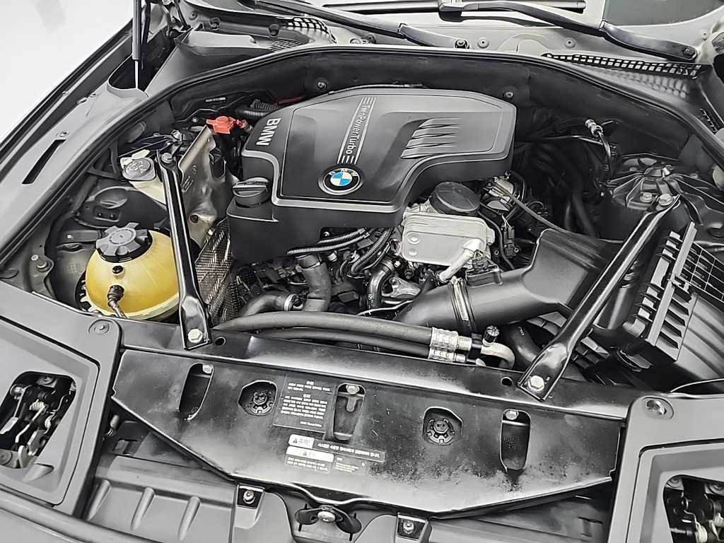 BMW 5 Series - Vista 5