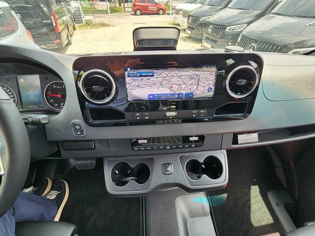 Mercedes Benz Sprinter 2025 Negro - Importación desde Corea - HF Imports Iquique - Foto 15