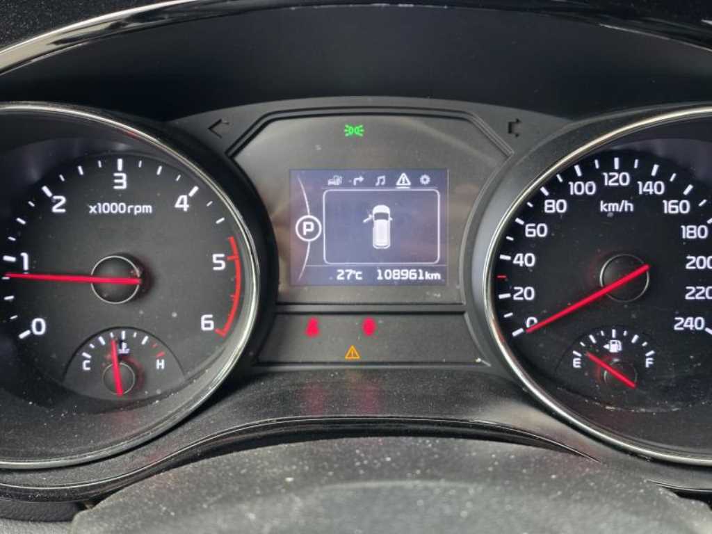 KIA Carnival - Vista 3