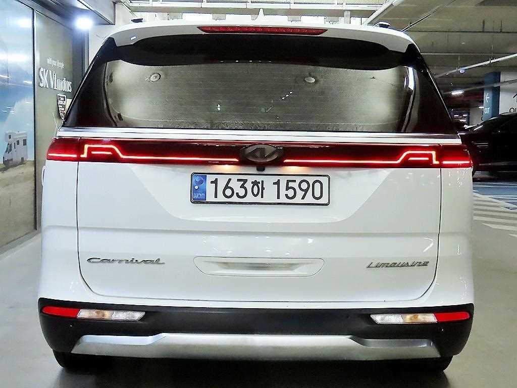 KIA Carnival - Vista 5