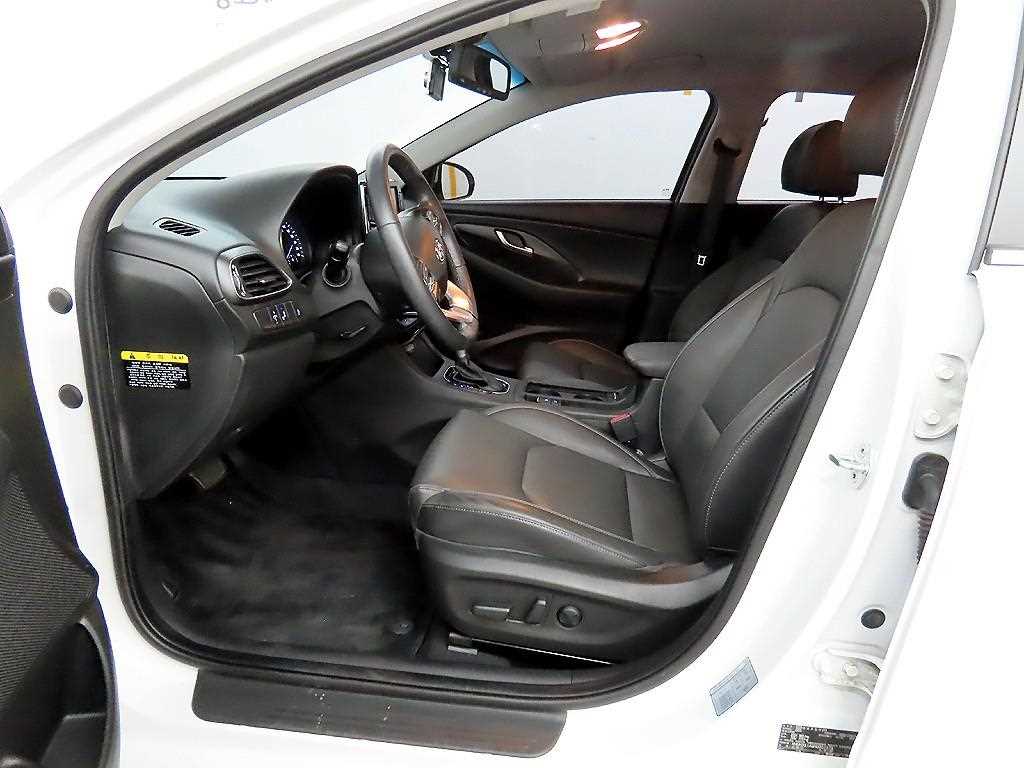 HYUNDAI i30 - Vista 5