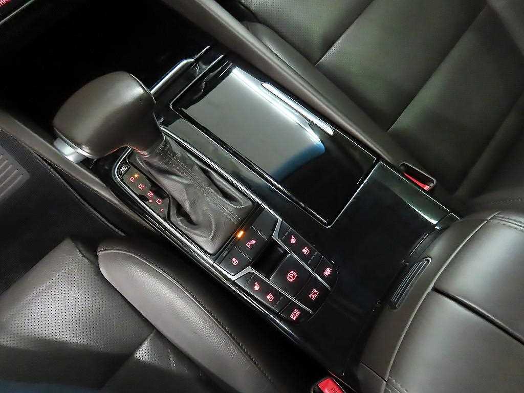 KIA K7 - Vista 10