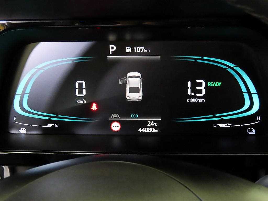 HYUNDAI Avante - Vista 9