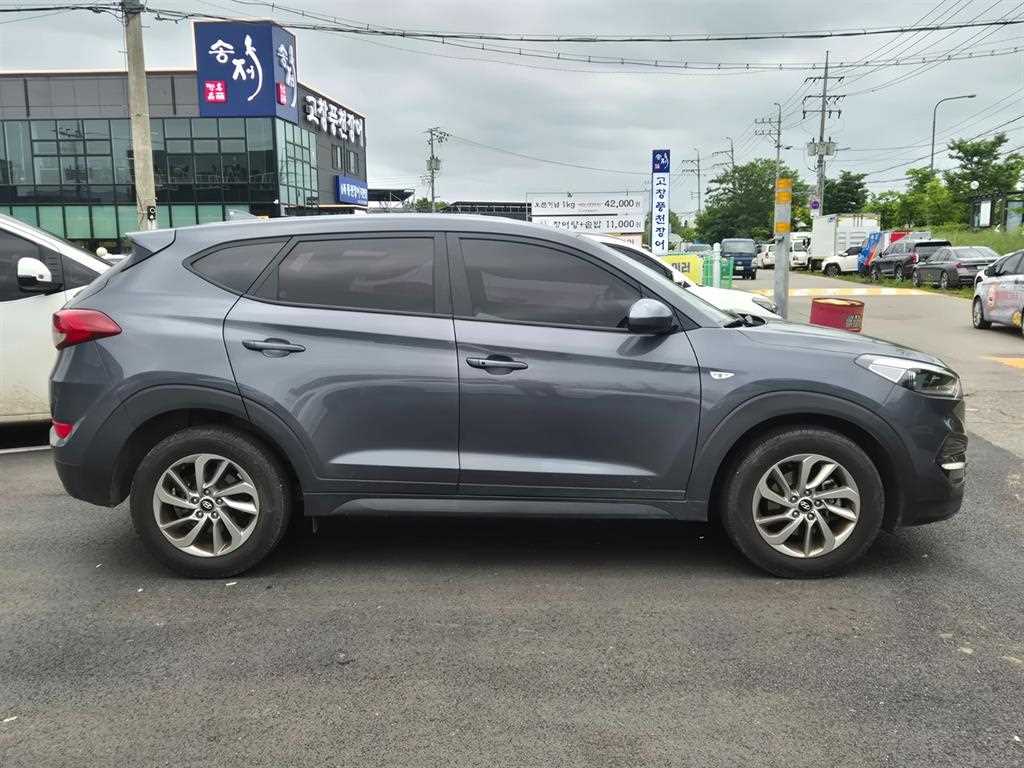 HYUNDAI Tucson - Vista 5