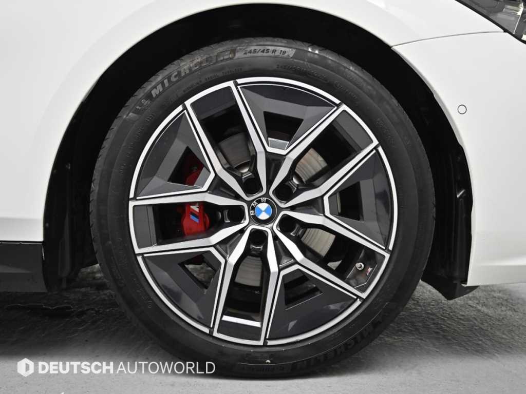 BMW 5 Series - Vista 5