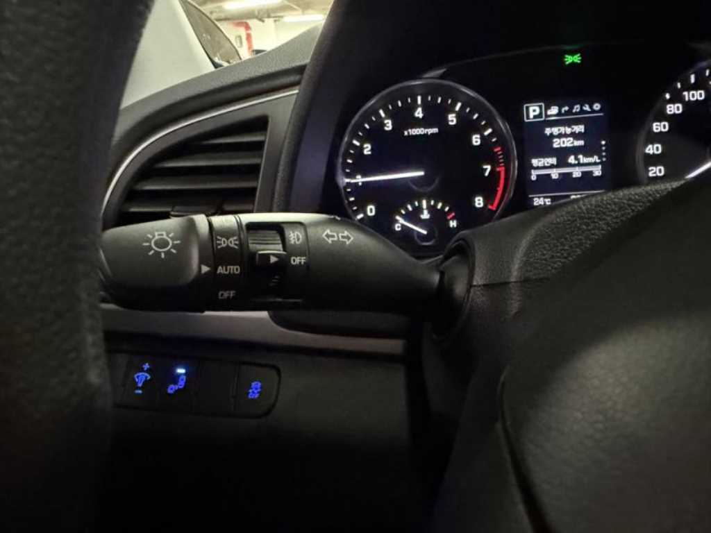 HYUNDAI Avante 2018 - Importación desde Corea - HF Imports Iquique - Foto 14