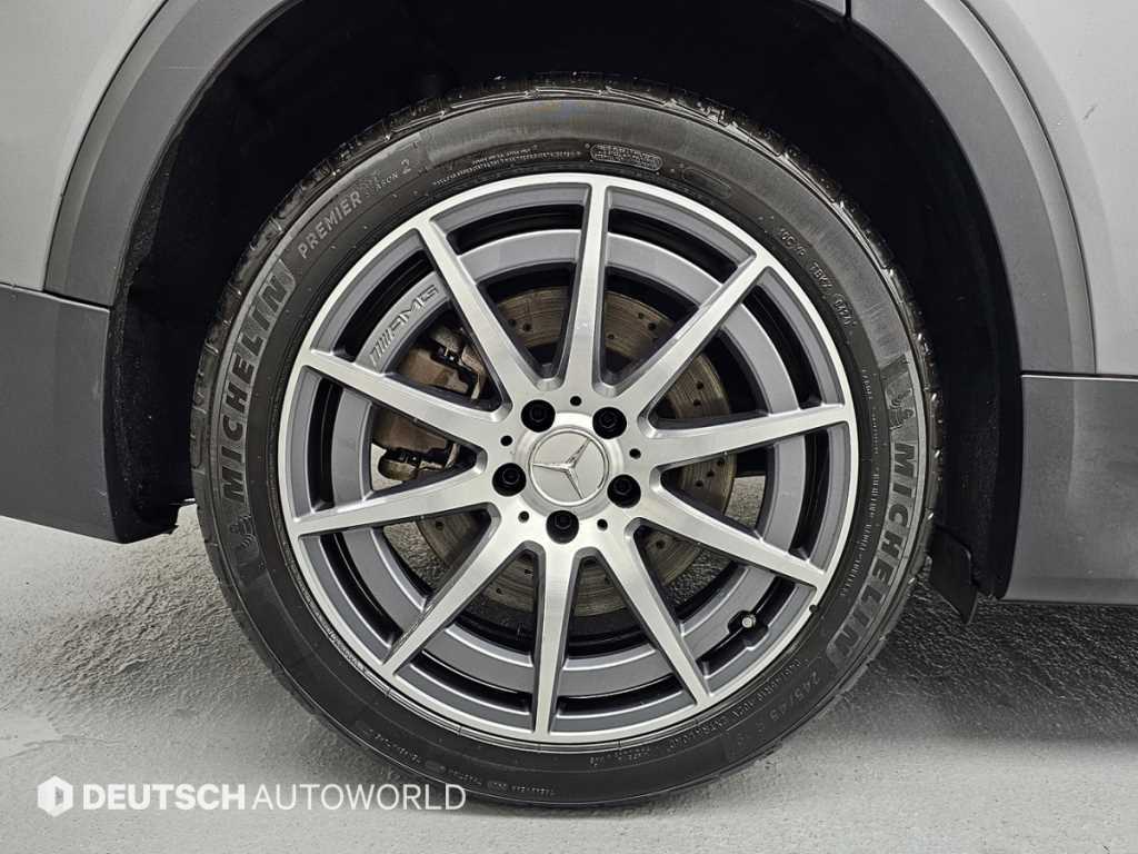 Mercedes Benz GLB Class - Vista 5