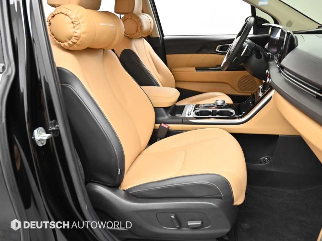 KIA Carnival - Vista 10