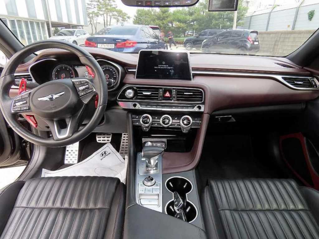 Genesis G70 - Vista 7