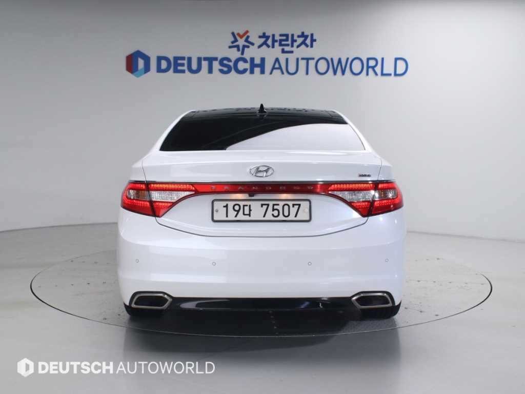 HYUNDAI Grandeur - Vista 4