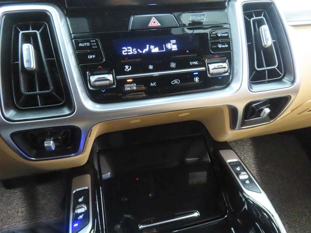 KIA Sorento - Vista 12