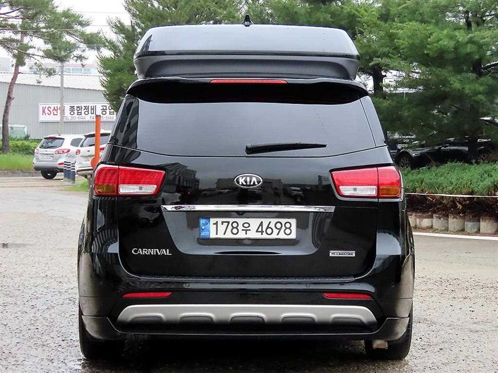 KIA Carnival - Vista 4