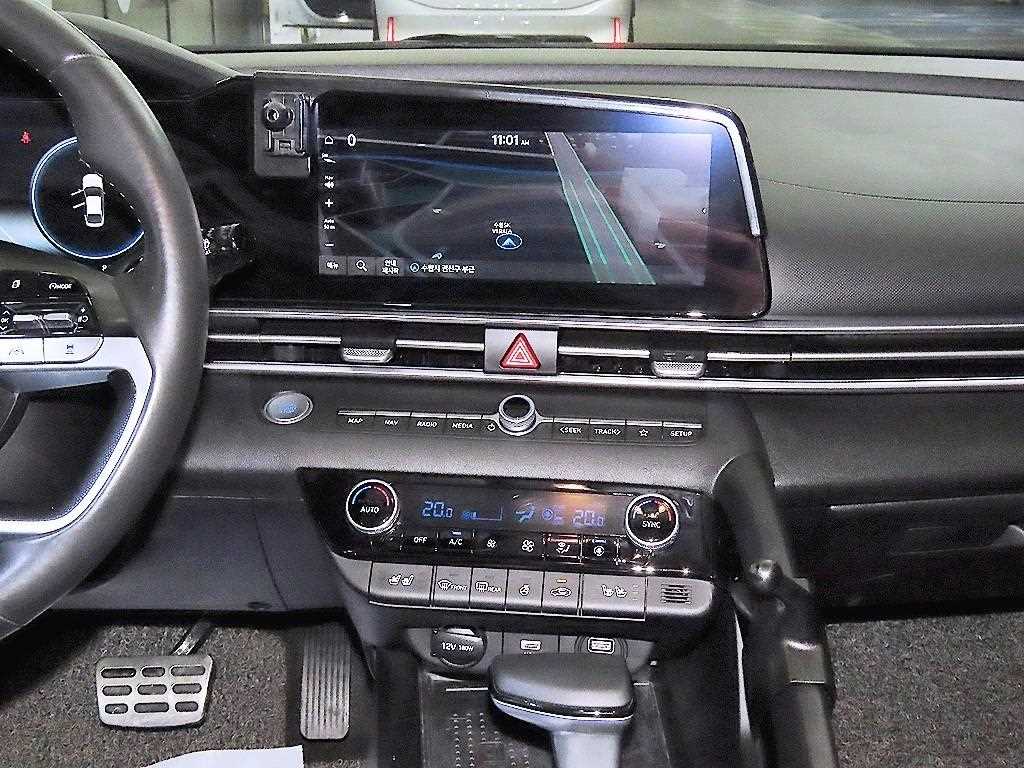 HYUNDAI Avante - Vista 11