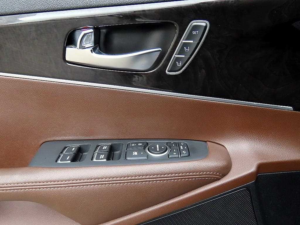 KIA Sorento - Vista 11