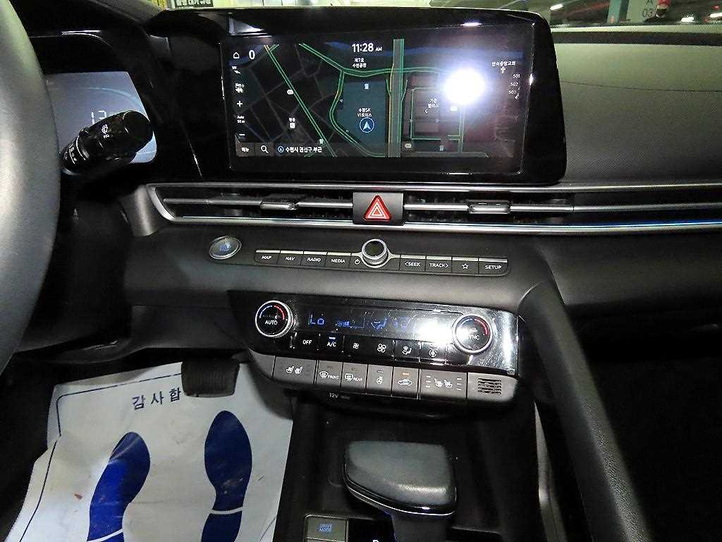 HYUNDAI Avante - Vista 11