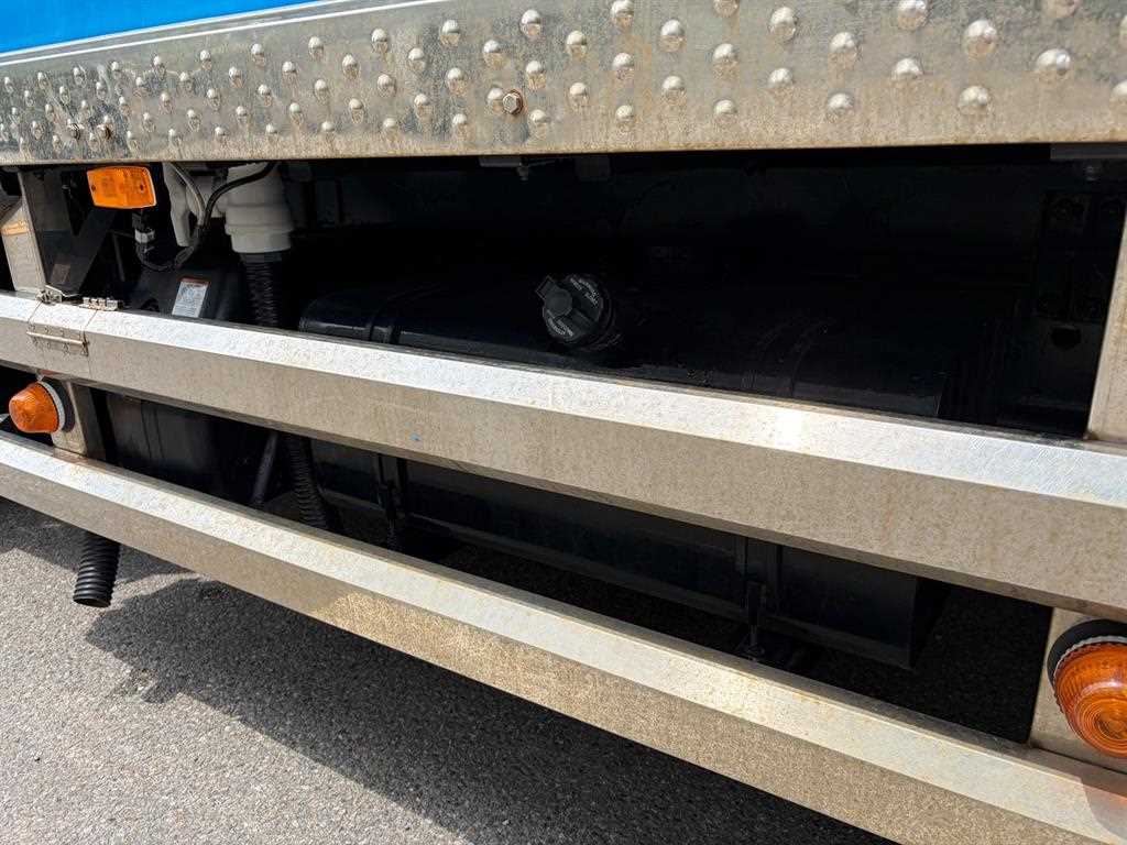 medium and large cargo Live Fish Car - Vista 10