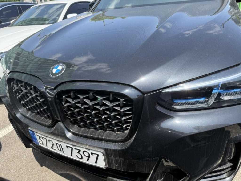 BMW X4 2022 Negro - Importación desde Corea - HF Imports Iquique - Foto 1