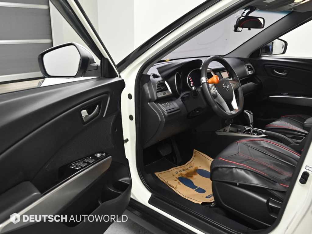 Ssangyong Tivoli - Vista 11
