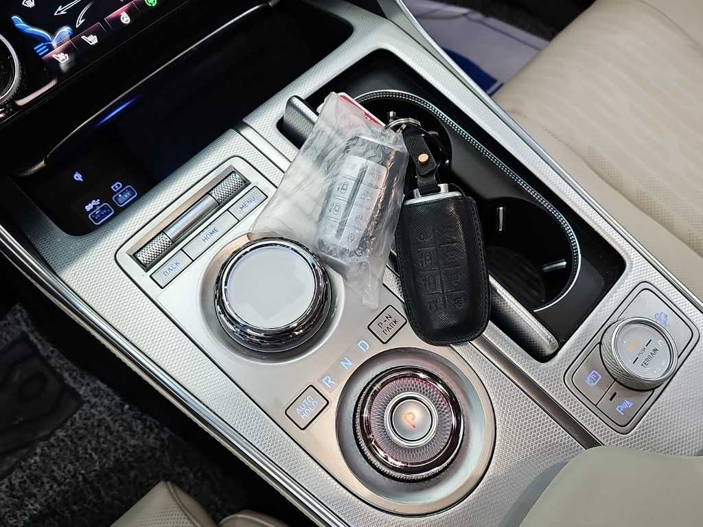 Genesis GV80 - Vista 8