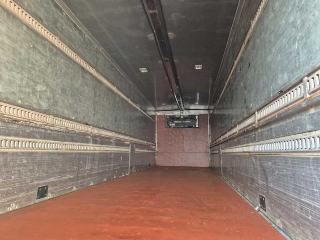 medium and large cargo truck - Vista 6