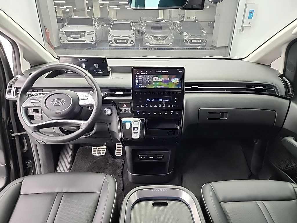 HYUNDAI Staria - Vista 7