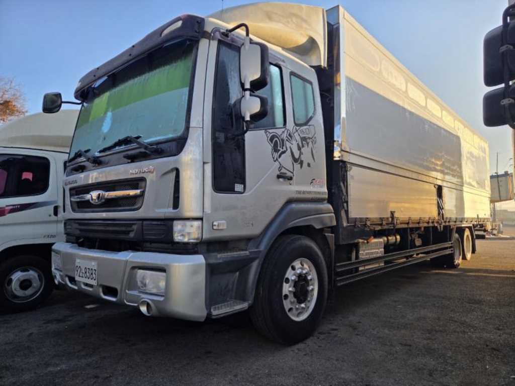medium and large cargo truck 2017 Blanco - Importación desde Corea - HF Imports Iquique - Foto 1