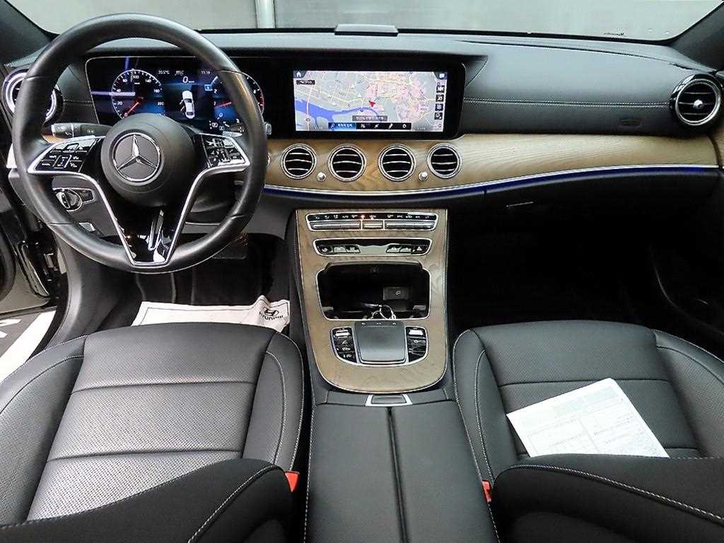 Mercedes Benz E class - Vista 7