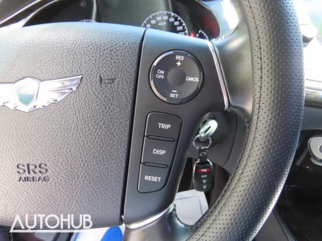 HYUNDAI Genesis - Vista 12
