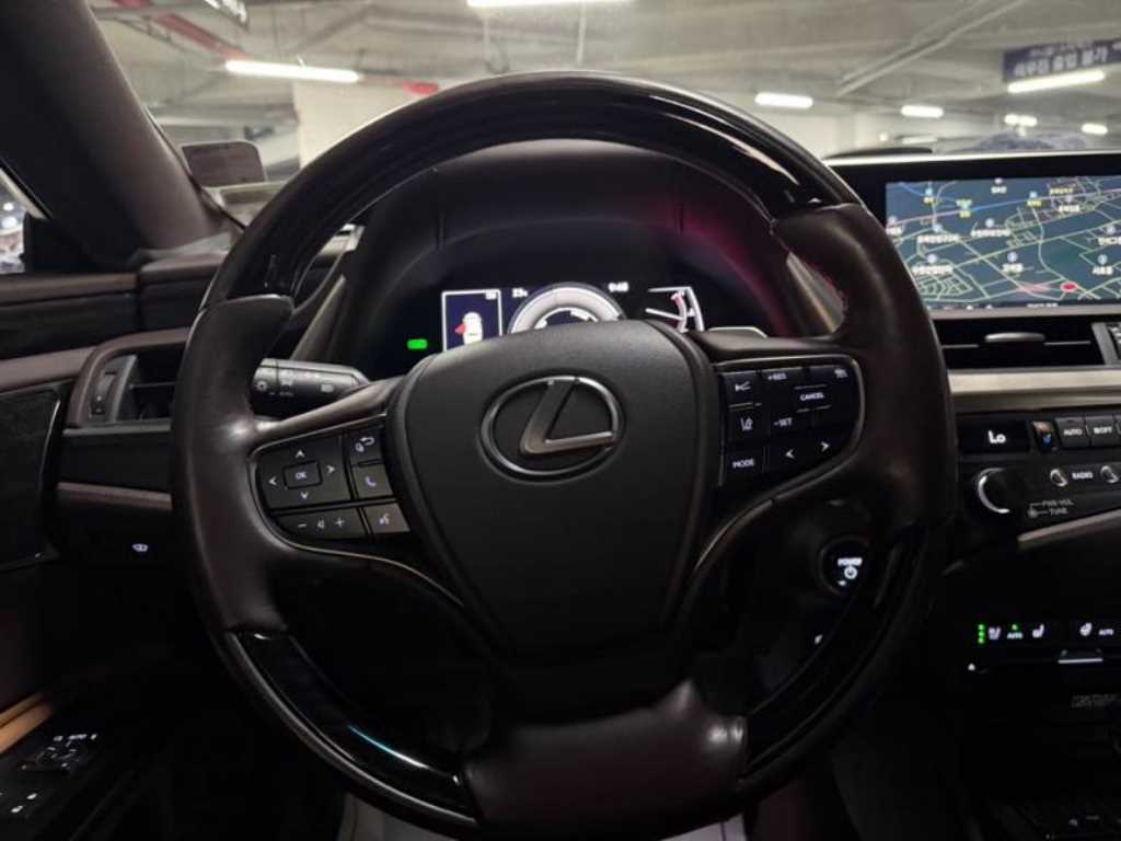 Lexus ES - Vista 8