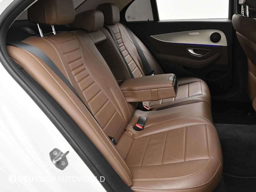 Mercedes Benz E class - Vista 12