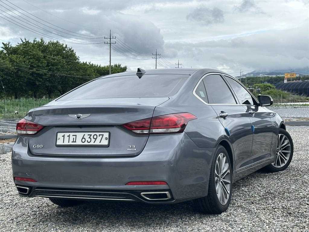 HYUNDAI Genesis - Vista 2