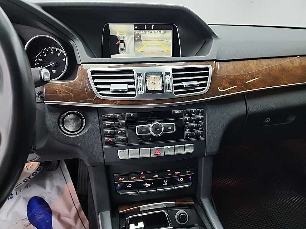 Mercedes Benz E class - Vista 10