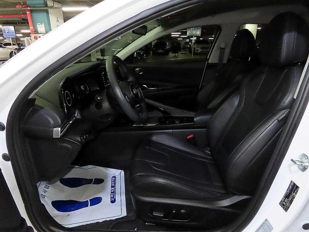 HYUNDAI Avante - Vista 6
