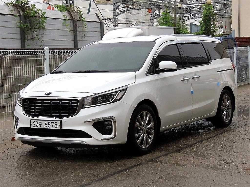 KIA Carnival - Vista 2