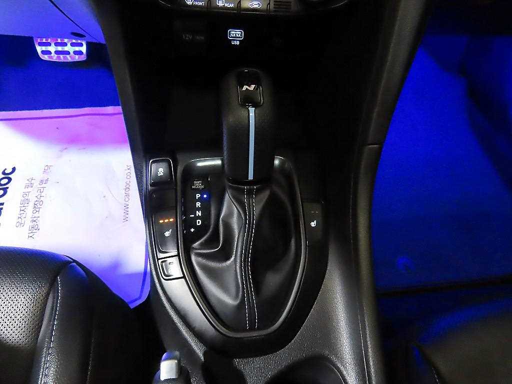 HYUNDAI Veloster - Vista 12