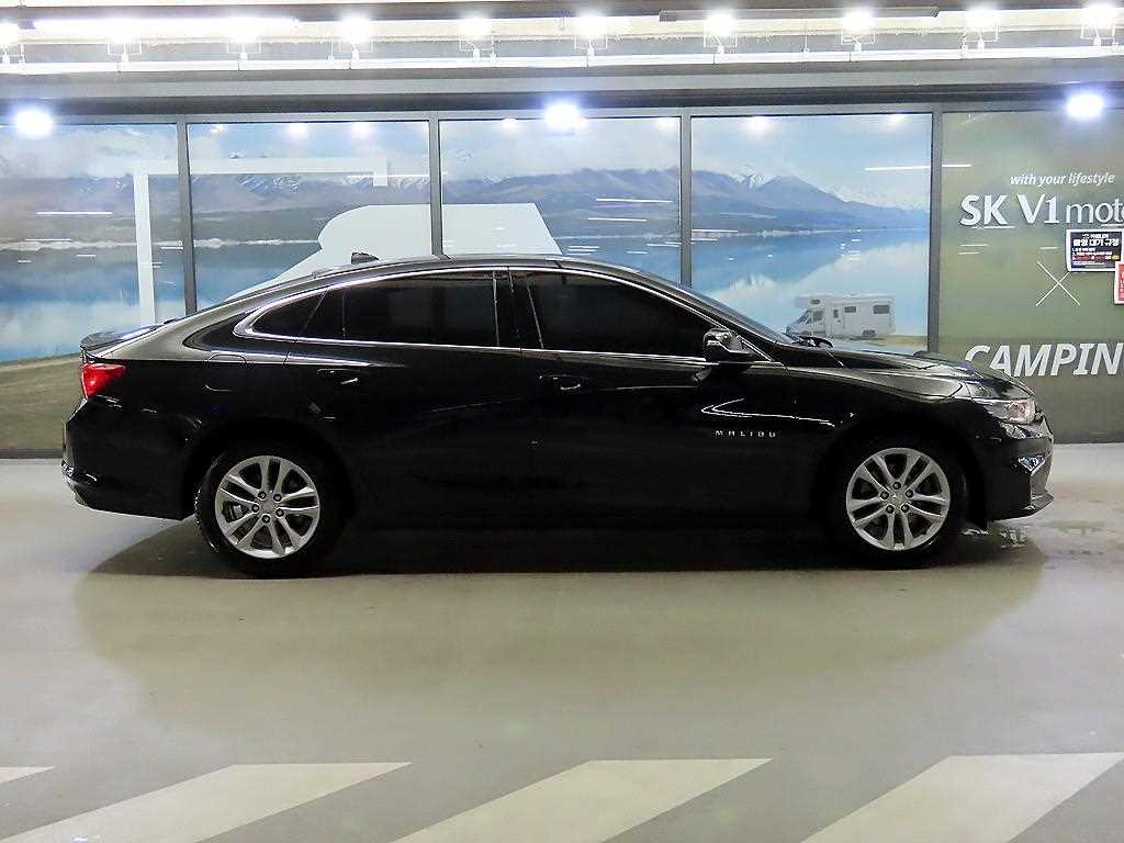 Chevrolet Malibu - Vista 3