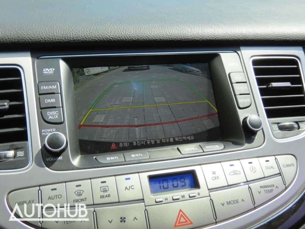 HYUNDAI Genesis - Vista 10