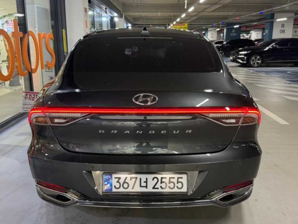 HYUNDAI Grandeur - Vista 5