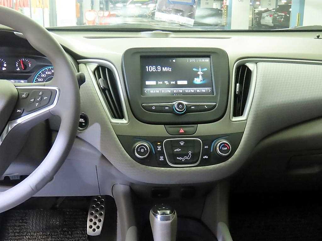 Chevrolet Malibu - Vista 11