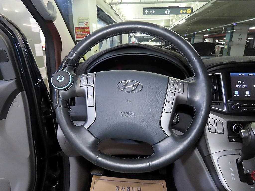 HYUNDAI Starex - Vista 11