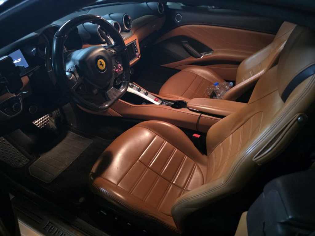 Ferrari California - Vista 5