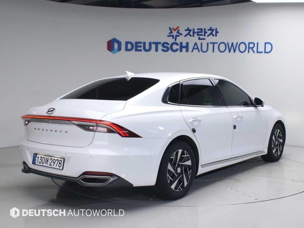 HYUNDAI Grandeur - Vista 3