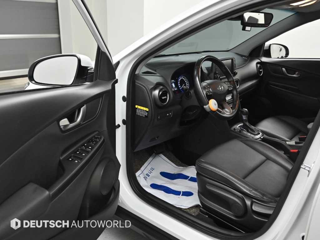 HYUNDAI Kona - Vista 11