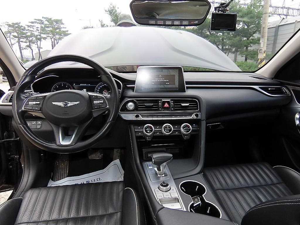 Genesis G70 - Vista 7