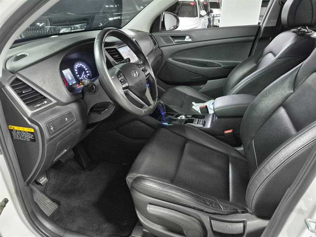 HYUNDAI Tucson - Vista 8