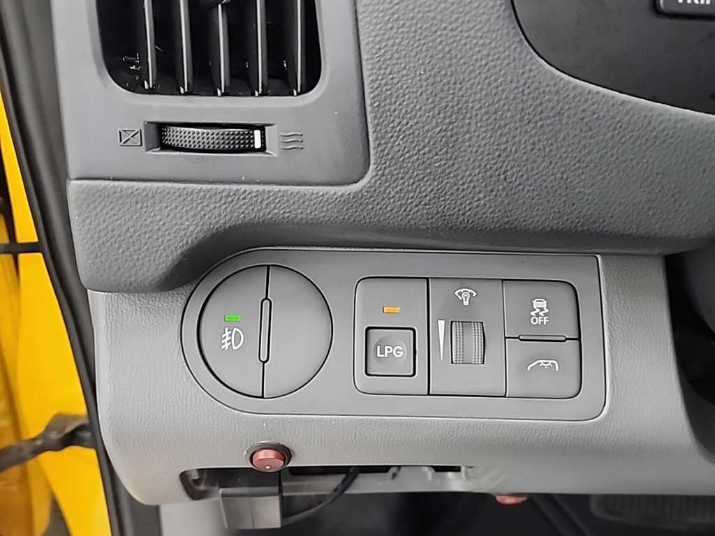 HYUNDAI Starex 2019 Amarillo - Importación desde Corea - HF Imports Iquique - Foto 17