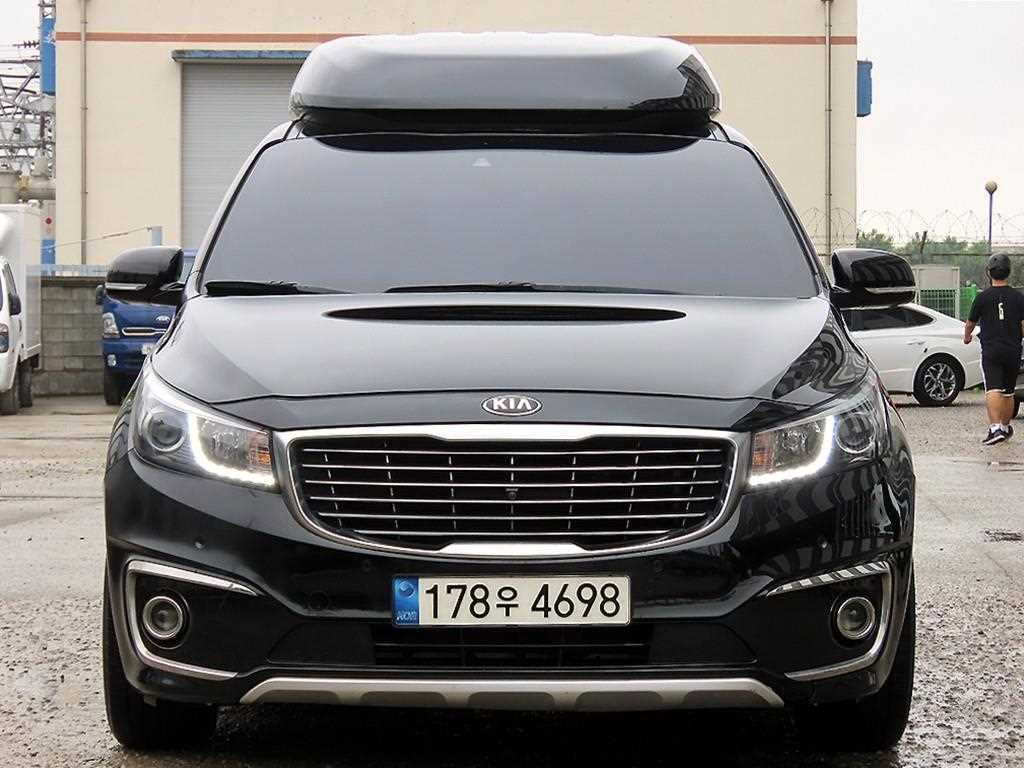 KIA Carnival 2018 Negro - Importación desde Corea - HF Imports Iquique - Foto 1