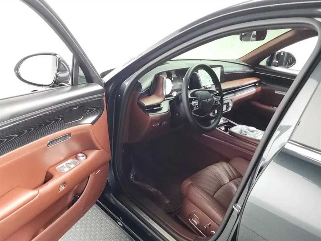 Genesis G90 - Vista 12
